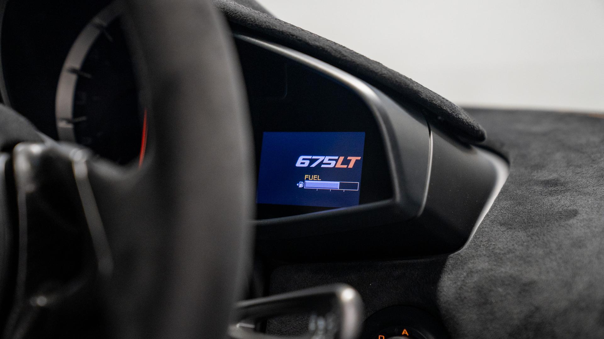 McLaren 675 LT Photo 29602030-263c-4e34-961c-52081e386254.jpg