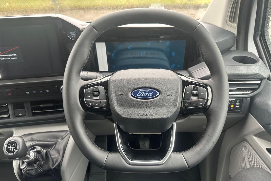 Ford TRANSIT CUSTOM Photo 2977e9c4-f56d-4c55-b853-304d99b751ac.jpg