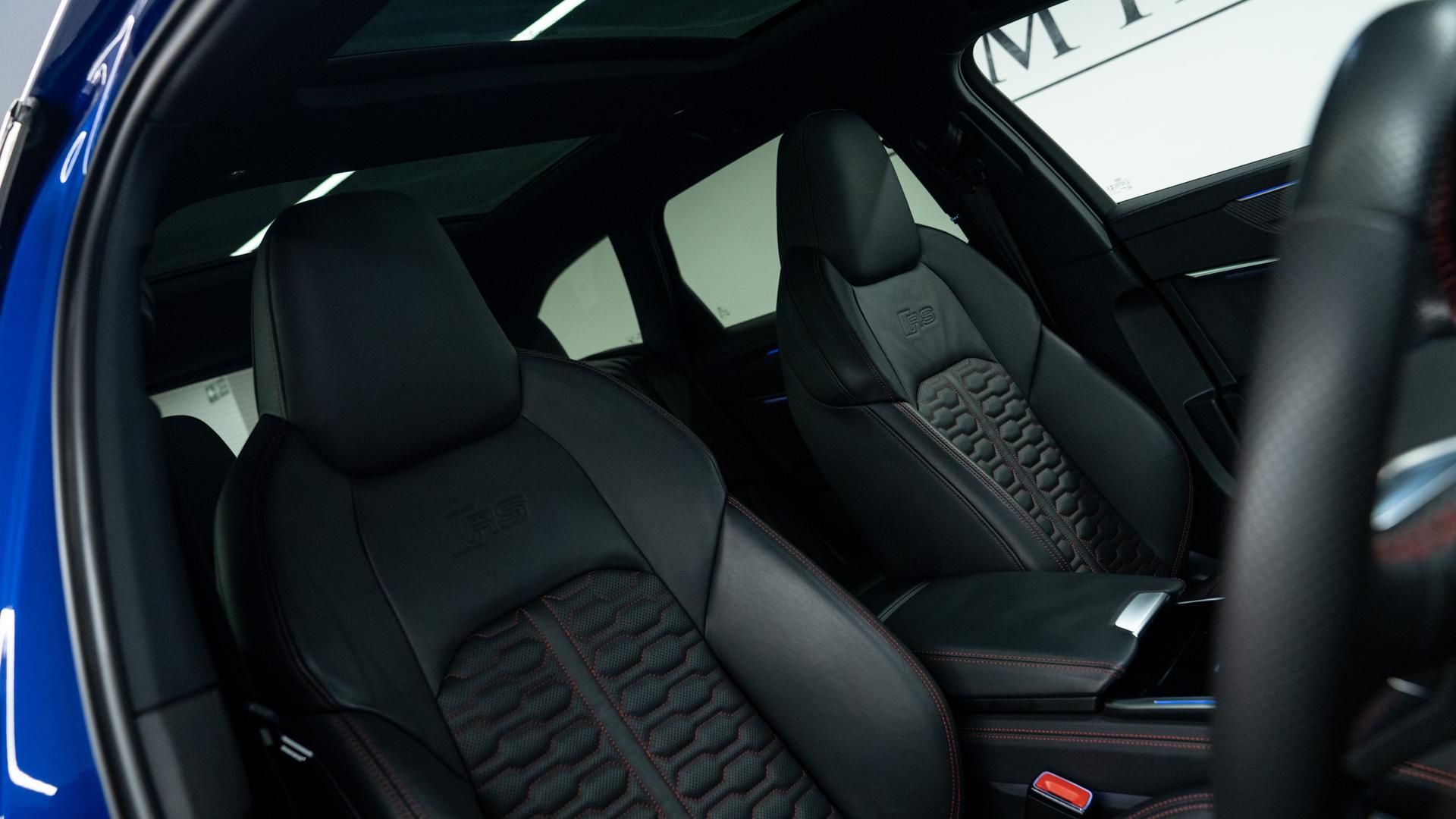 Audi RS6 Avant Photo 297c1bda-6fe4-4dd3-bb4a-8fb4b4c8392d.jpg