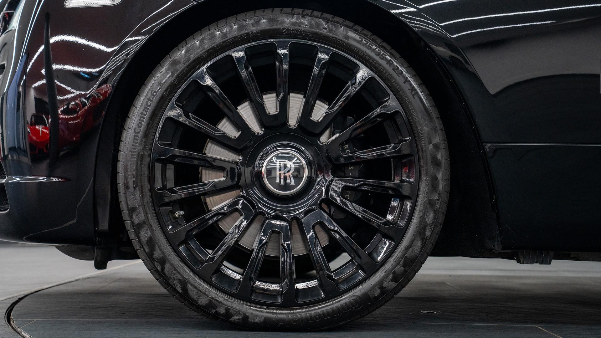 Rolls-Royce Wraith Photo 2980d955-44d1-41ad-b2cd-7a82b1719cd3.jpg