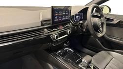 Audi A4 Avant Photo 2