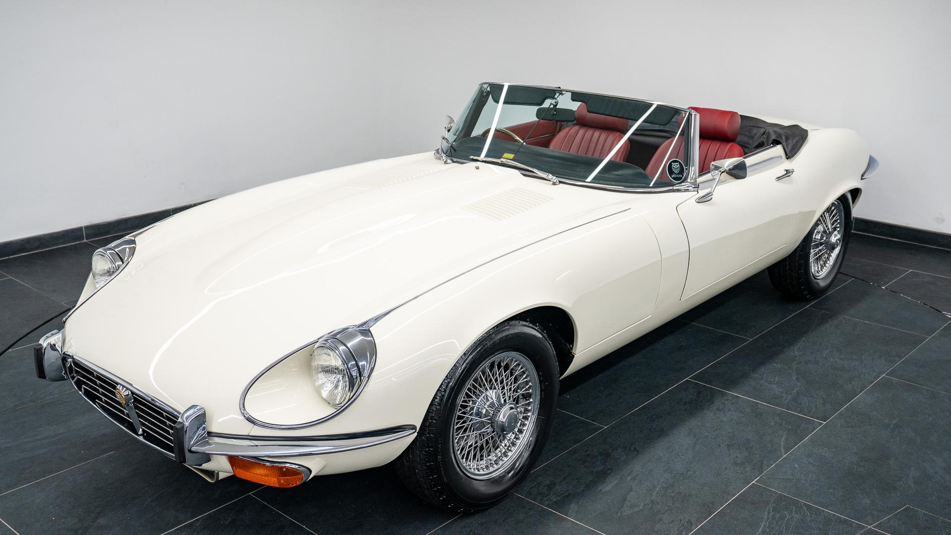Jaguar E-Type Photo 298eb5ef-df14-4d3b-9c37-25327efc63ee.jpg