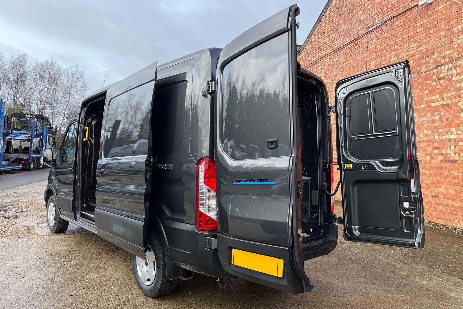 Ford E-TRANSIT Photo 6