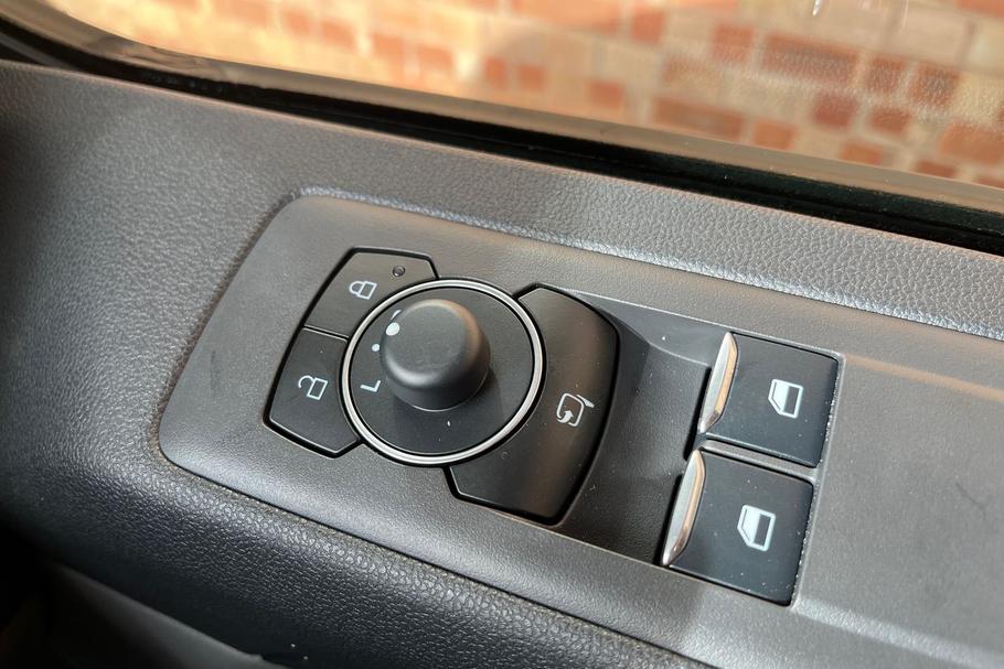 Used FORD TRANSIT CUSTOM YM75BZP 39