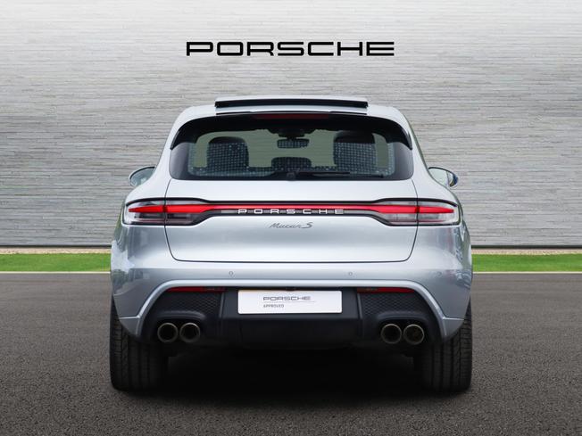 PORSCHE Macan Photo 6