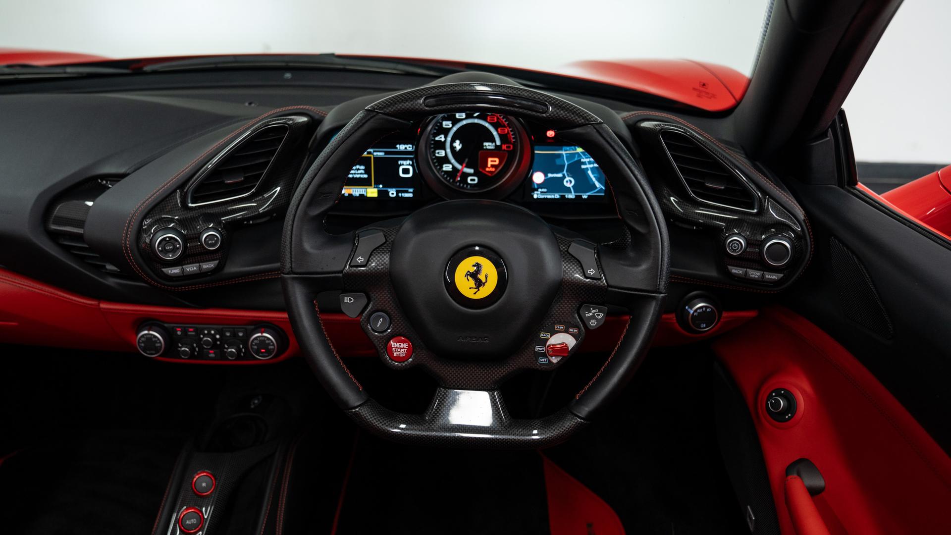 Ferrari 488 Photo 29bbc07a-9643-44d1-9de3-f21bb7f7845c.jpg