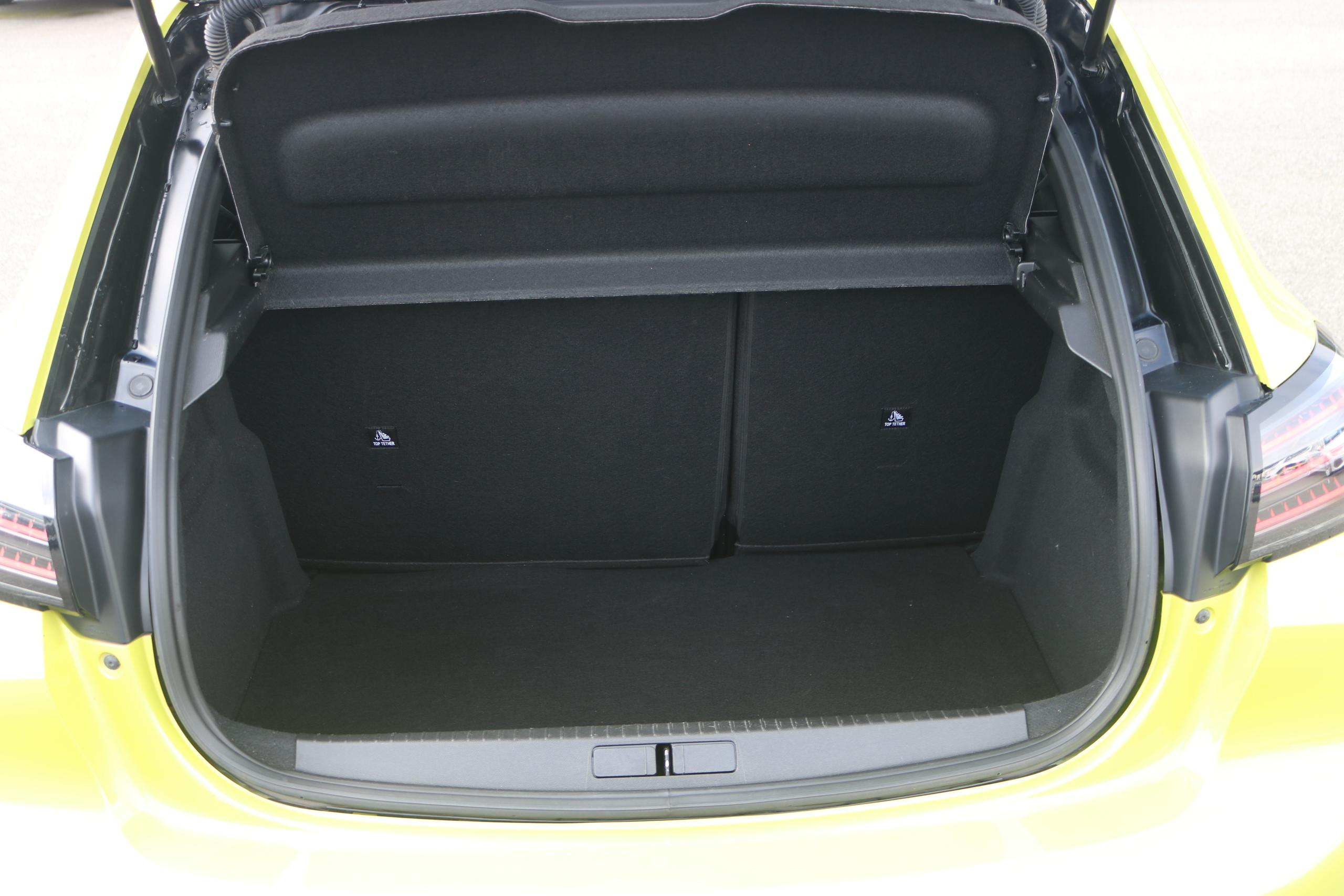 PEUGEOT 208 51KWH GT HATCHBACK 5DR ELECTRIC AUTO 11KW CHARGER 156 PS PRICE 16,999...