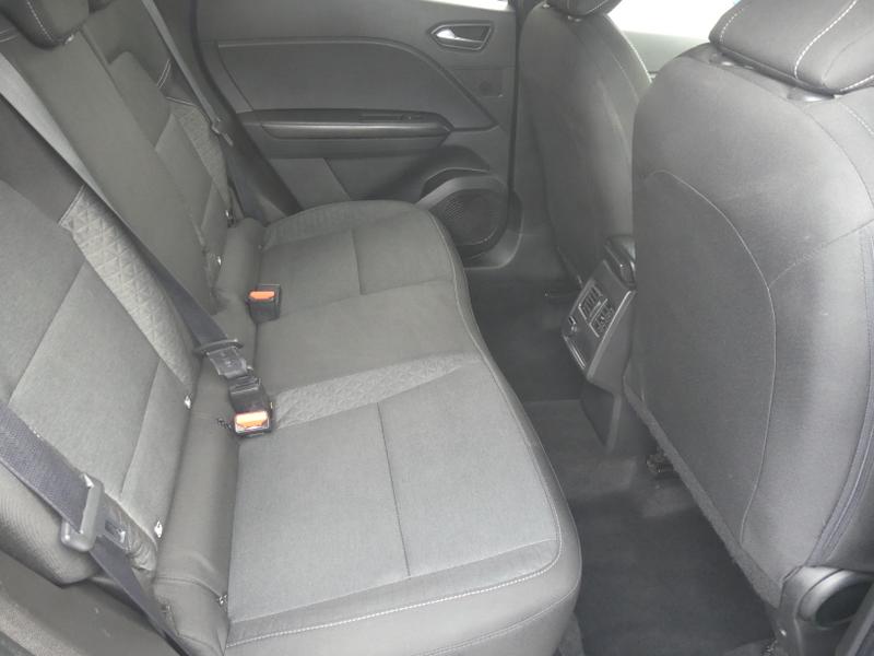 Renault Captur Photo 29ce6a24-bfd4-46b4-87d0-f510d147efb8.jpg