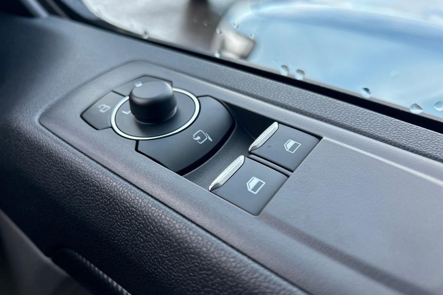 Used Ford TRANSIT CUSTOM L1DCIVMSRT2 28