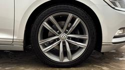 VOLKSWAGEN Passat Photo 5