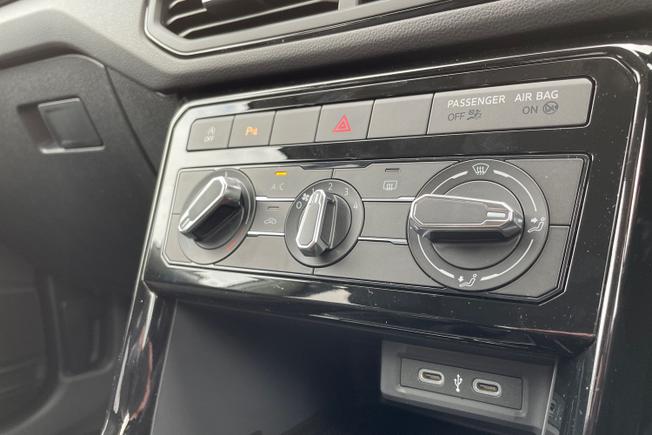 VOLKSWAGEN T-Cross Photo 33