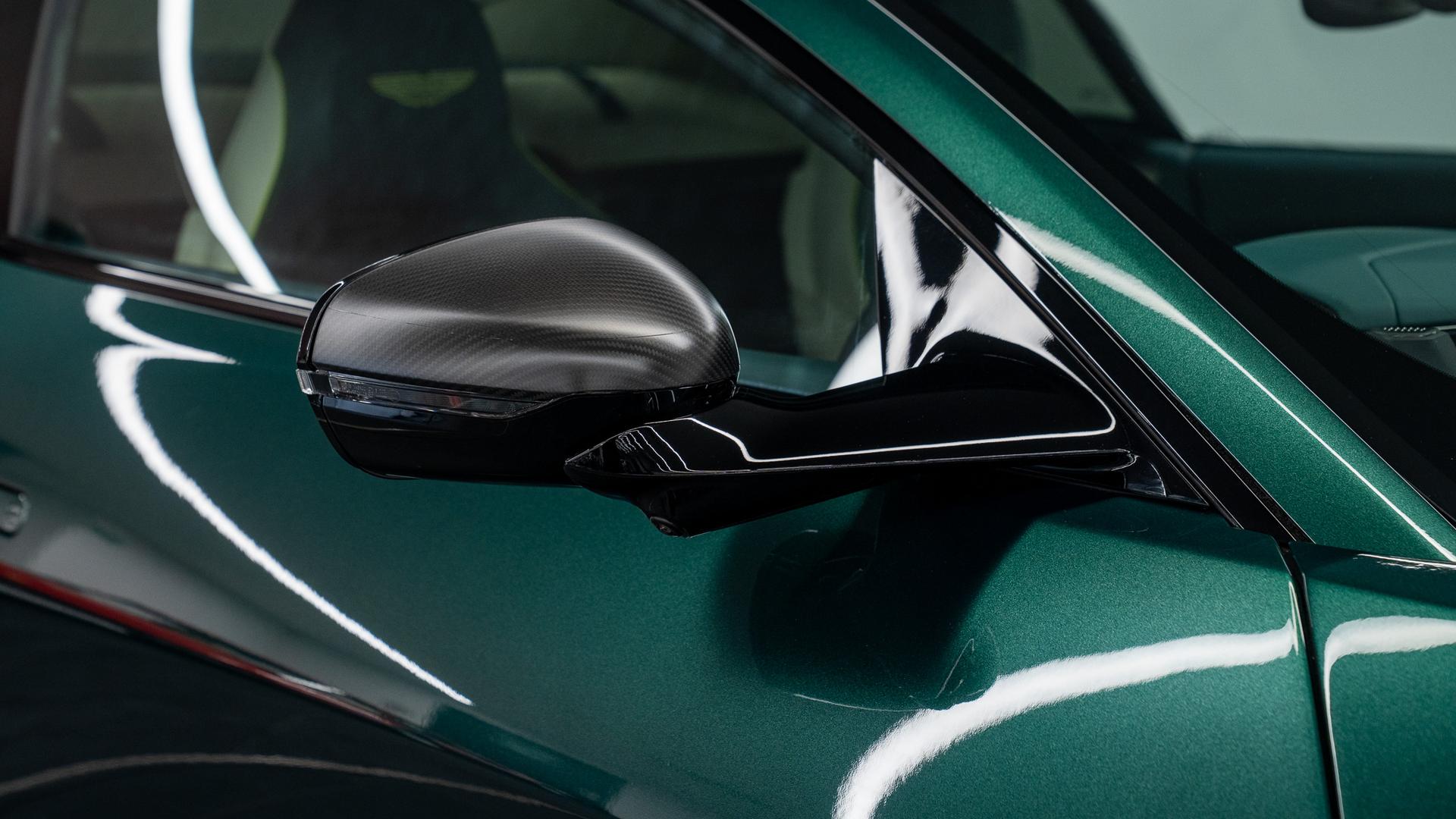 Aston Martin Vanquish Photo 29fe0bbb-278a-4637-b030-951e4a88e55c.jpg