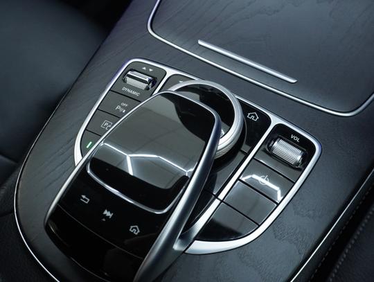 Mercedes-Benz E Class Photo 2a01f218-e8b4-43d7-8ba7-bd6e56f84ada.jpg