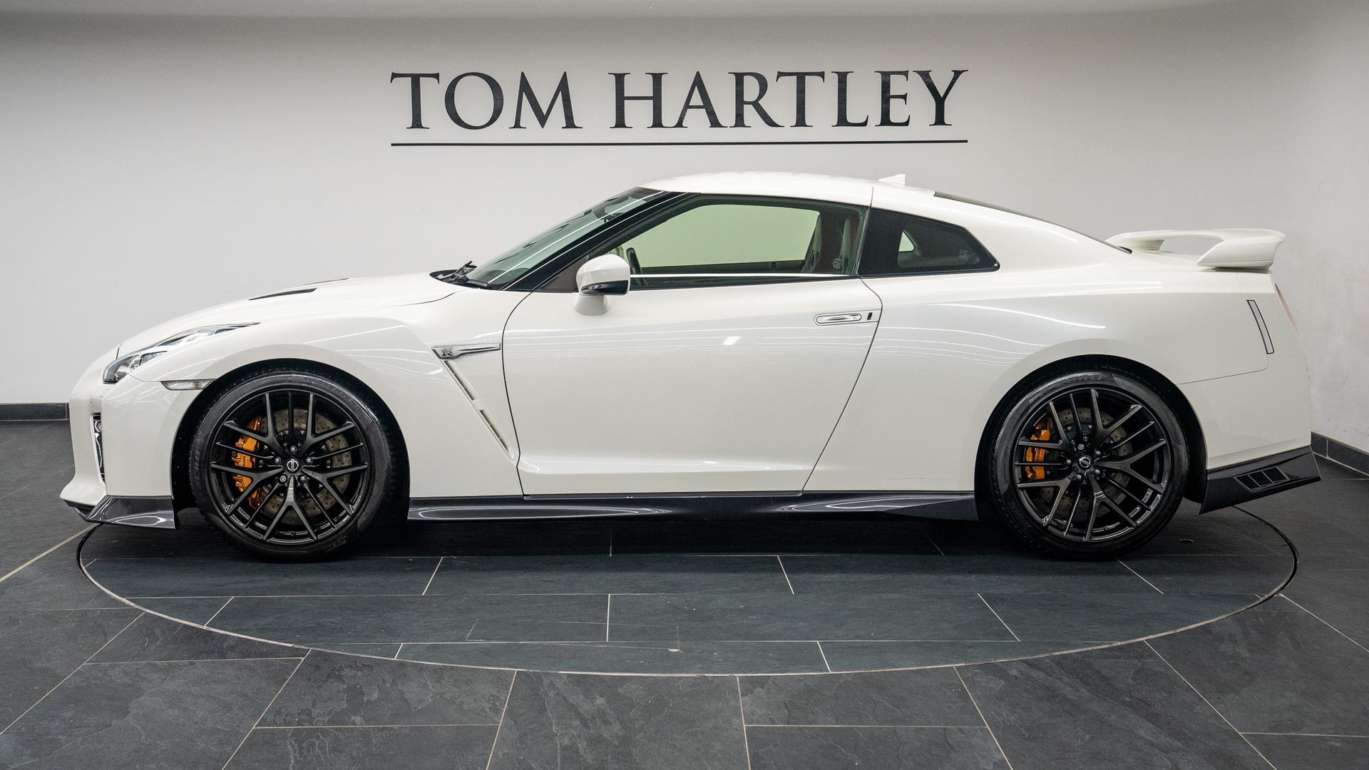 Nissan GT-R Photo 2a05d564-ab65-4f17-a41e-721486bbd613.jpg