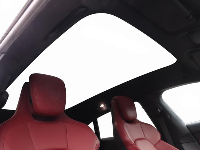 PORSCHE Taycan Photo 22