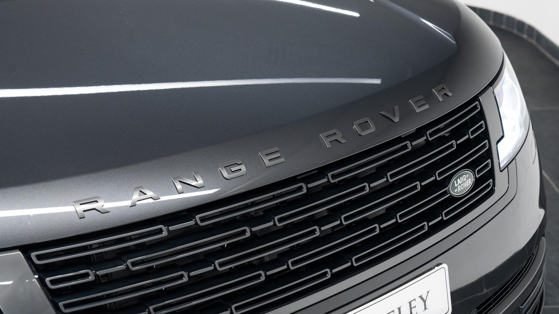 Land Rover RANGE ROVER Photo 2a10f08c-d481-4415-ac96-16169e3ff61f.jpg