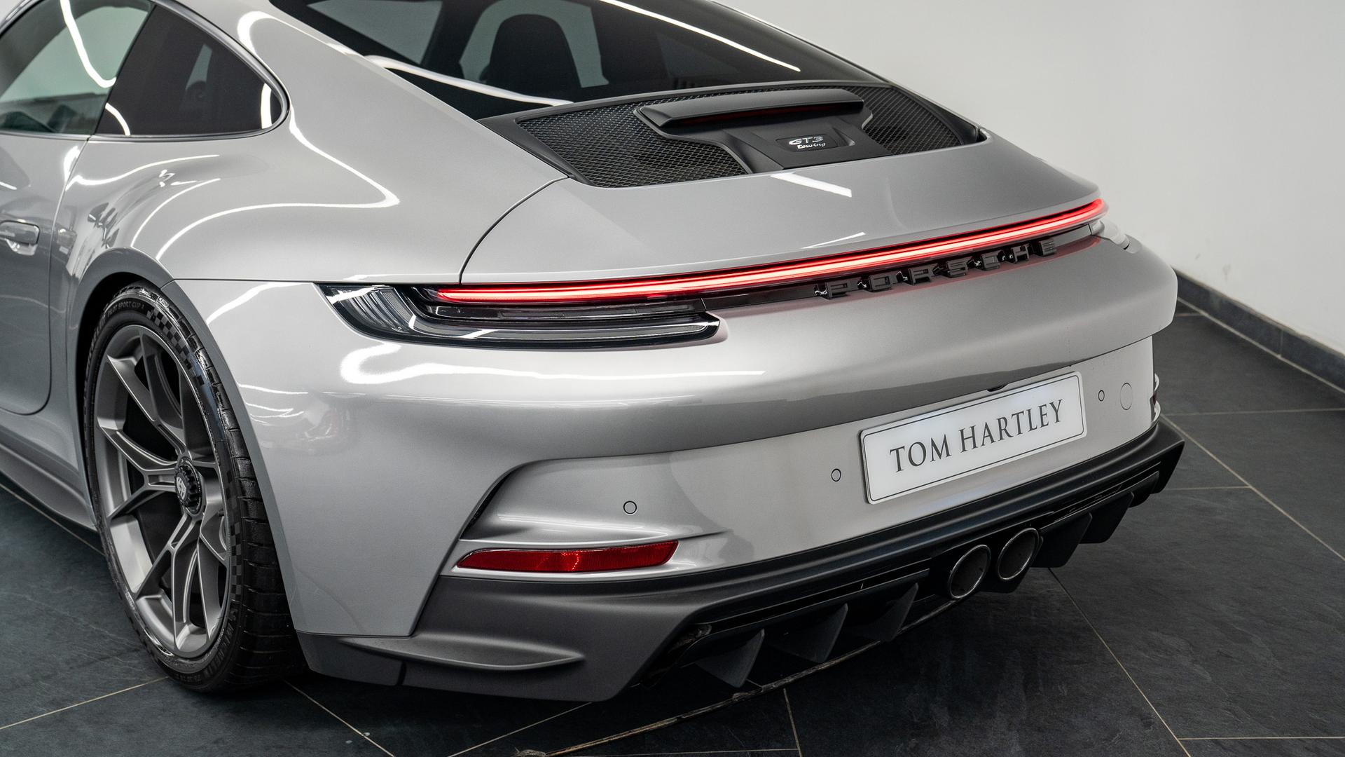 Porsche 911 Photo 2a13f1e2-19ac-46ba-a1ca-0ee6820abe37.jpg