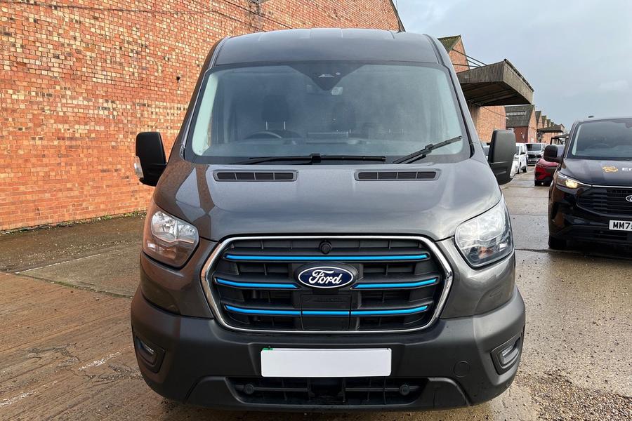 Ford E-TRANSIT Photo 2a36f097-b26e-469f-8298-f70ba75636bd.jpg