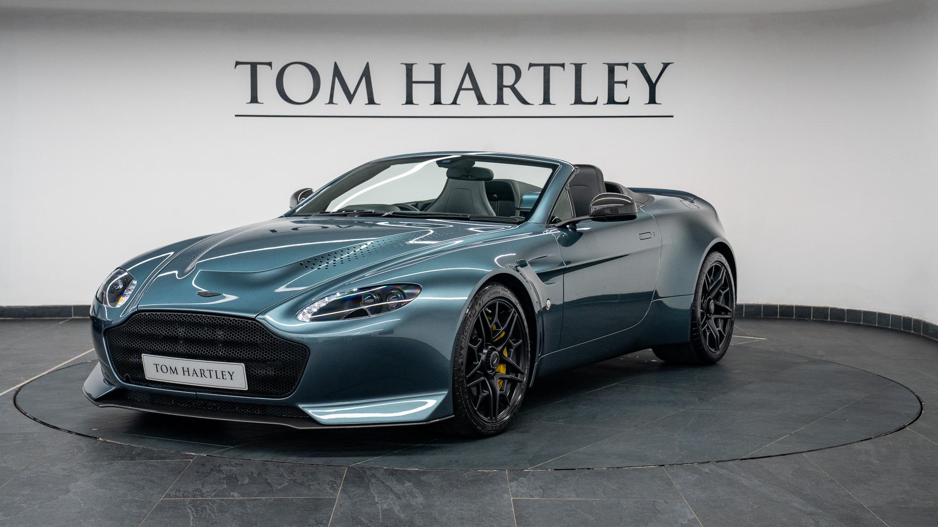 Aston Martin Vantage Photo 2a467d73-52f6-4b5d-9a5c-1669ae2440bb.jpg