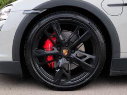 PORSCHE Taycan Photo 4