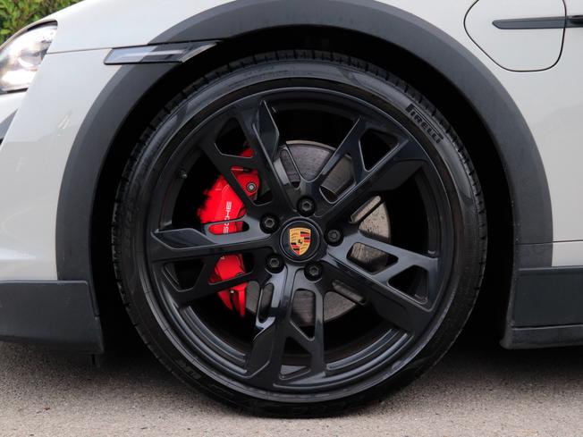 PORSCHE Taycan Photo 4