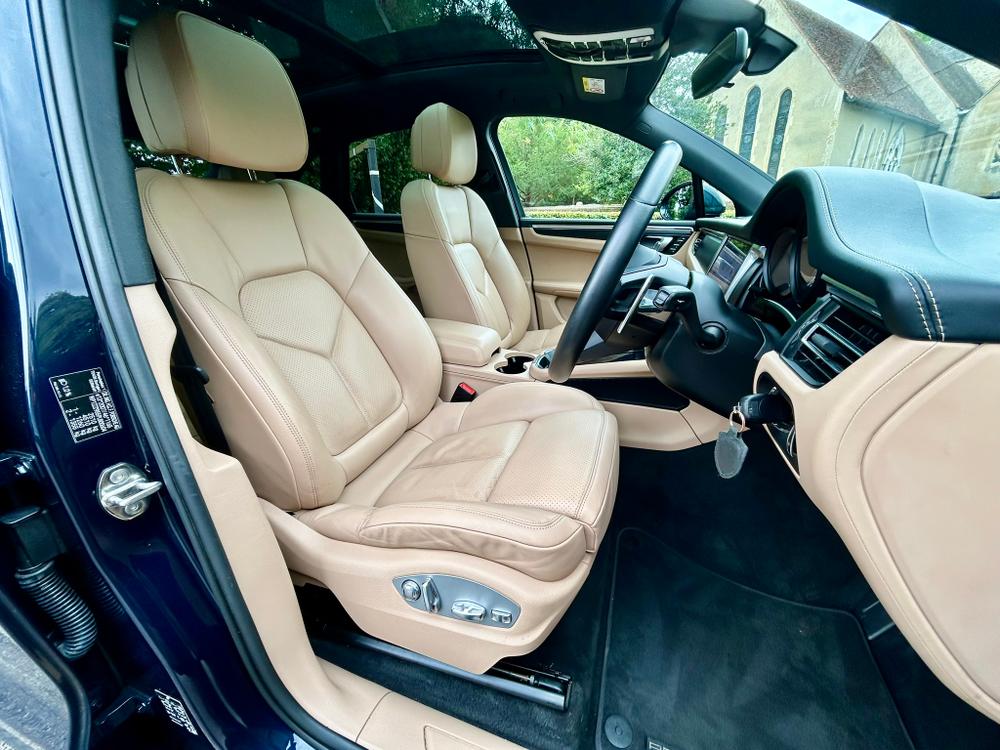 Used Porsche Macan YJ72ASM 34