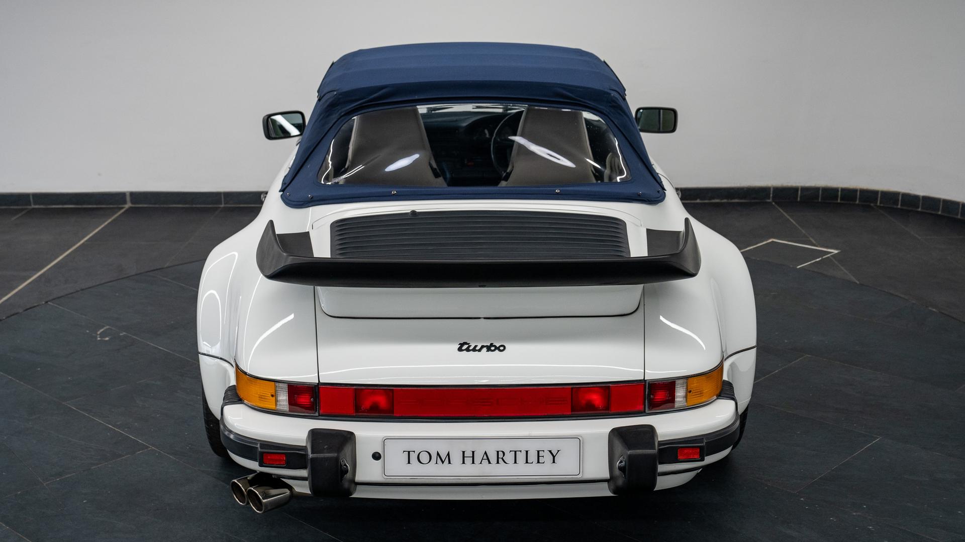 Porsche 911 Photo 2a5bb3bf-fad5-489a-9d07-b702c40a98ec.jpg