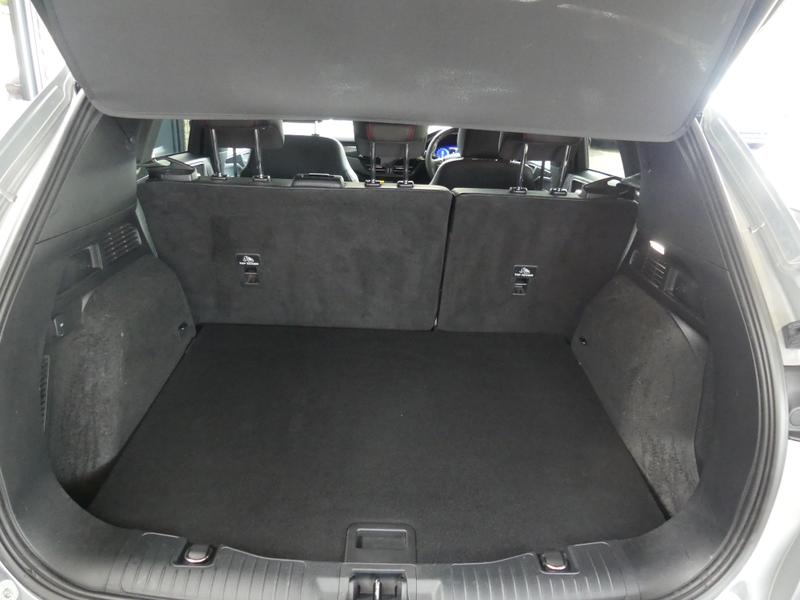 Ford Kuga Photo 2a5d358f-e780-459e-b9d6-cf371280a06f.jpg