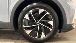 VOLKSWAGEN ID.4 Photo 5