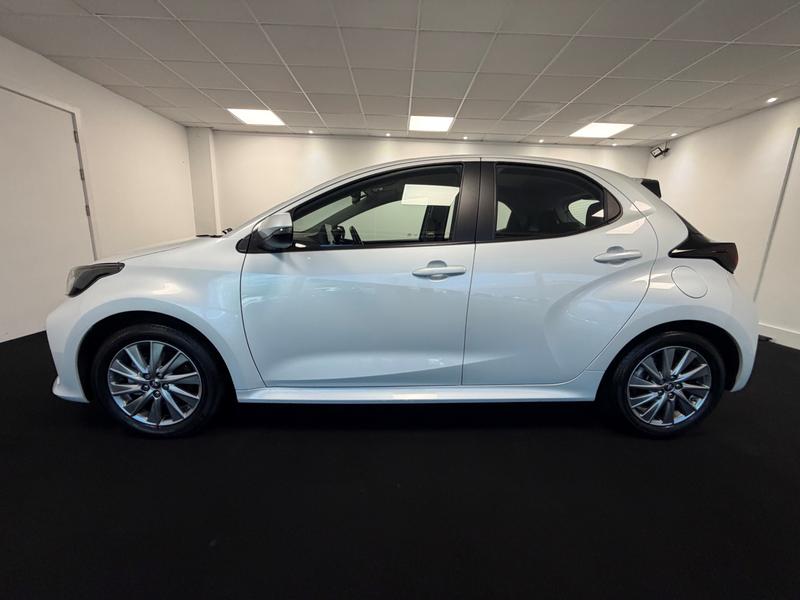 Toyota Yaris Photo 2a7c52bd-8d25-4599-bbf2-3fc3dd4ca2b0.jpg