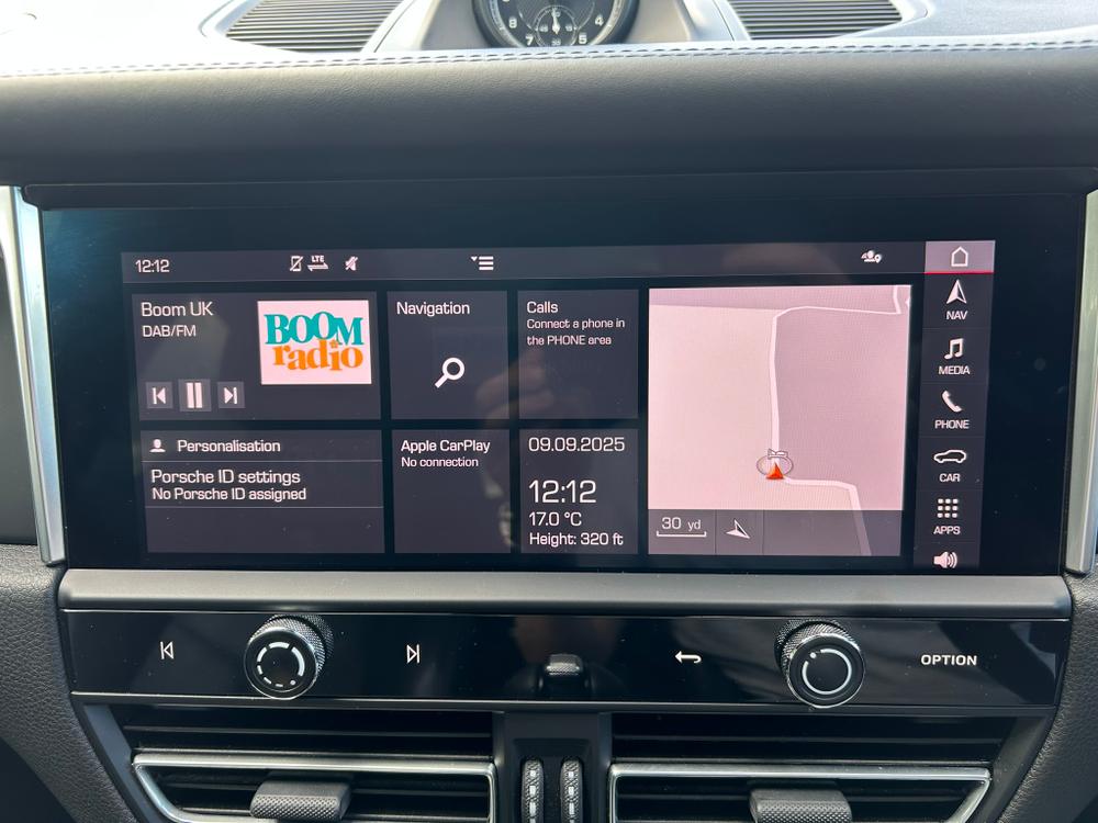 Used Porsche Macan RA71BBJ 36