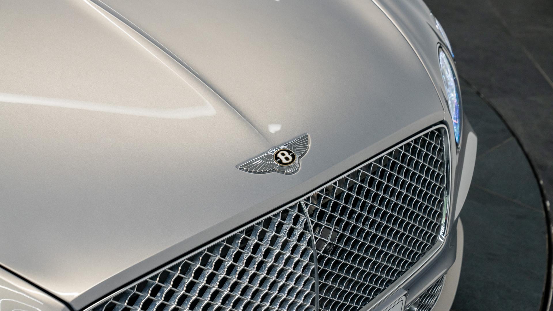 Bentley Continental GTC Photo 2a8ff567-5e4f-4d9d-bbf8-e4c68f8c4a93.jpg