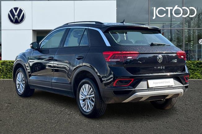 Volkswagen T-Roc Photo 3