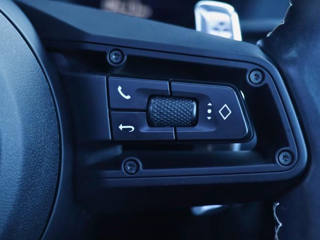 PORSCHE Macan Photo 32