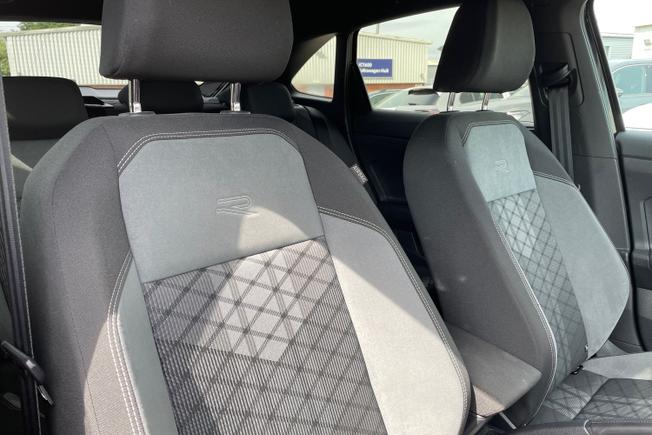 VOLKSWAGEN Taigo Photo 18
