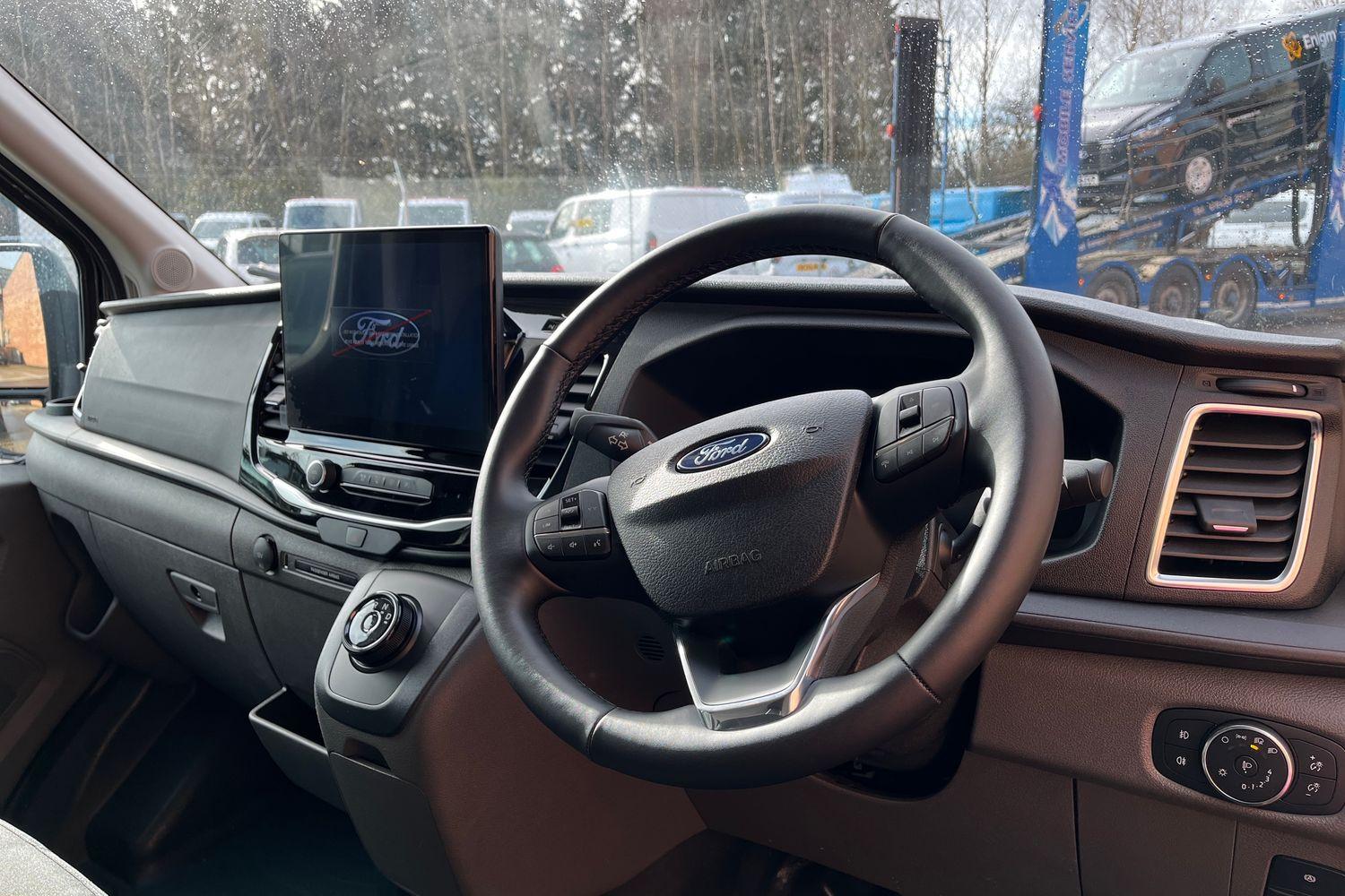 Ford E-TRANSIT Photo 13