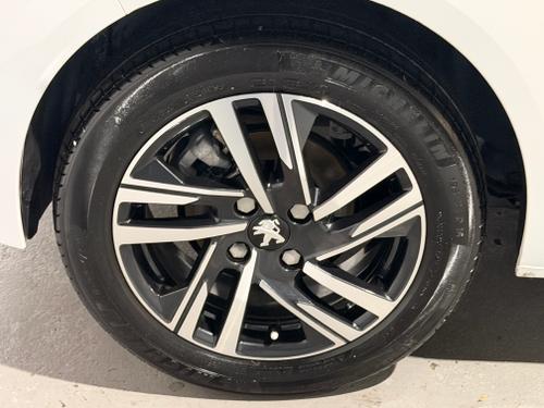 Peugeot 208 Photo 2aacee59-0d30-49f0-b0ae-63161c1bdd74.jpeg