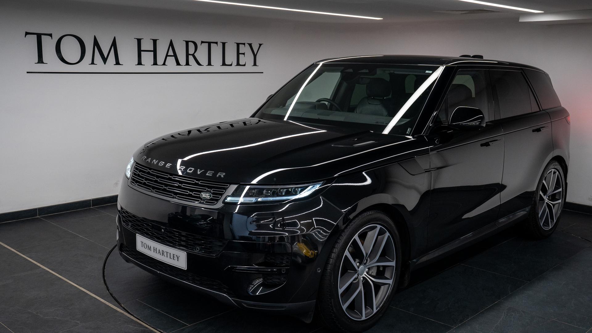 Land Rover Range Rover Sport Photo 2ab5da04-d1bc-45af-a4ff-2e462ffabcd9.jpg