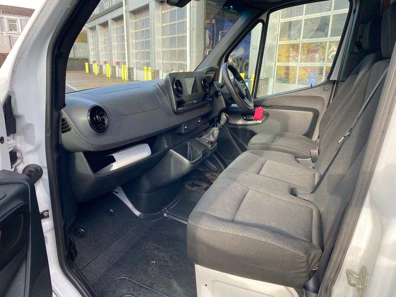 Mercedes-Benz Sprinter Photo 2ac51e5a-96bb-40c5-851d-34af41d9ac7e.jpg
