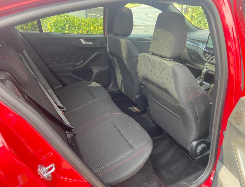 Ford Focus Photo 2ad26034-b414-4535-b501-e28b9f2d3bc3.jpg