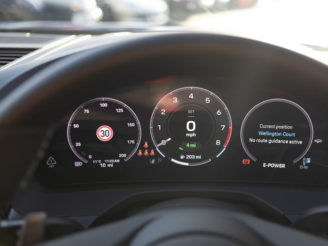 PORSCHE Panamera Photo 21