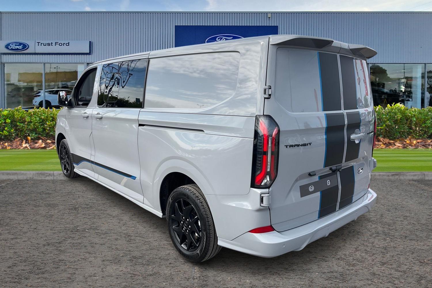 Ford TRANSIT CUSTOM Photo 1