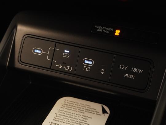 Hyundai KONA Photo 2b103eaa-6aa5-4fae-bd9d-c9ac89fd2dd1.jpg