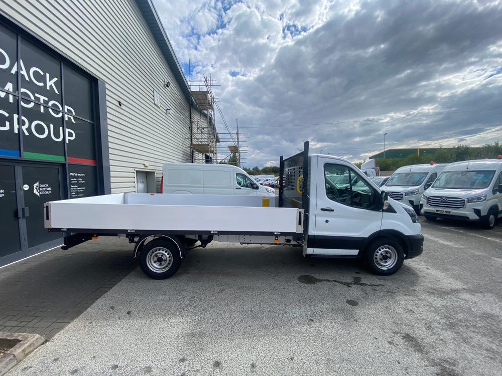 Ford Transit Photo 2b104b9a-b7d8-4156-93c4-5984ccf1dc6b.jpg
