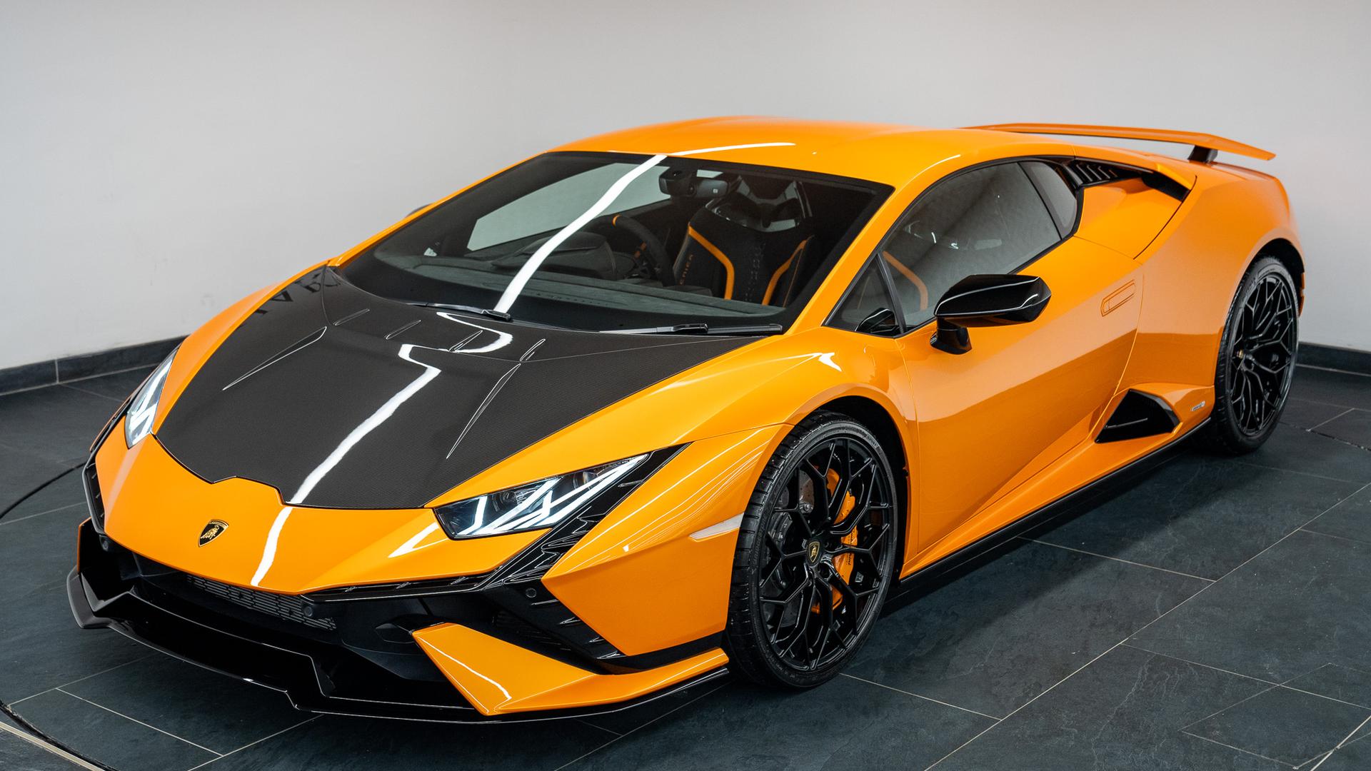 LAMBORGHINI Huracan Photo 2b12177b-4bad-48ea-af36-efd43f9c6eb1.jpg