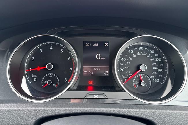 VOLKSWAGEN Golf Photo 15