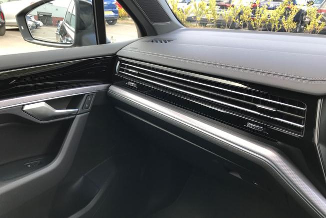 Volkswagen Touareg Photo 32