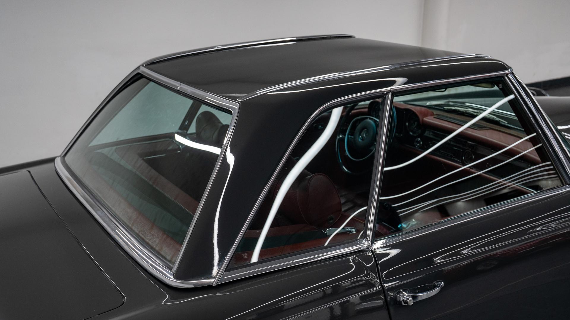 Mercedes-Benz 280 SL Photo 2b563bbd-3db0-403c-bc0f-f7870cdf9b77.jpg