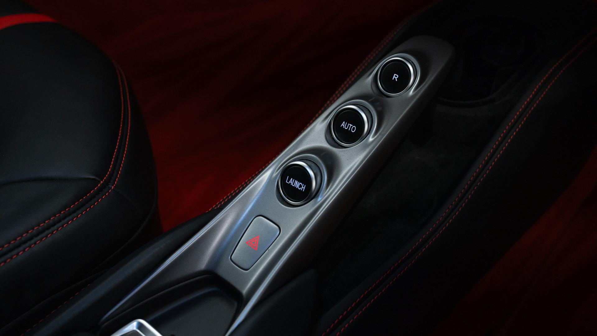 Ferrari F8 Photo 2b5d735c-5d2e-45db-81be-3639403c299b.jpg