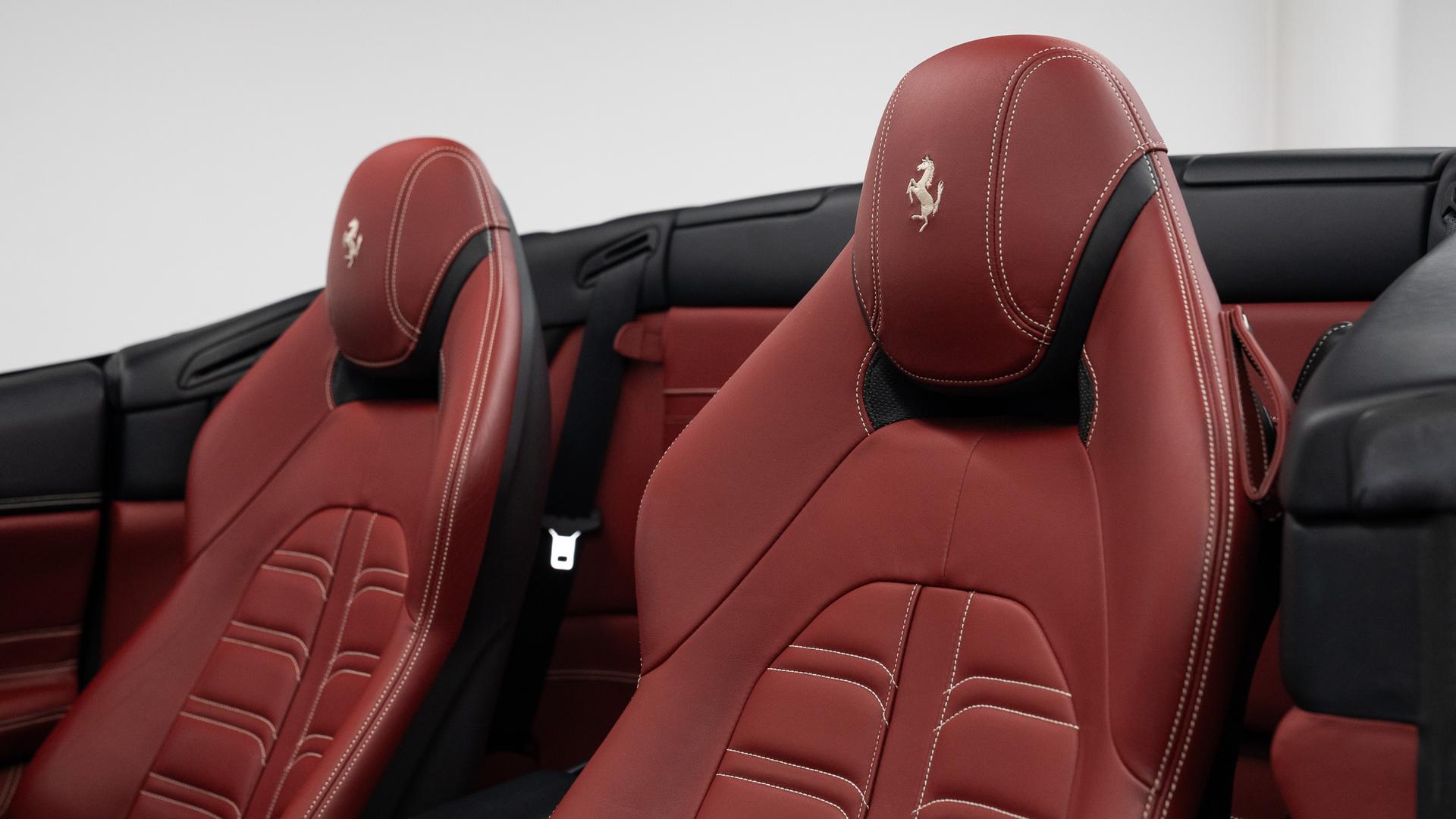 Ferrari California Photo 2b65879e-844a-4a7c-9eb1-0c658599df2c.jpg